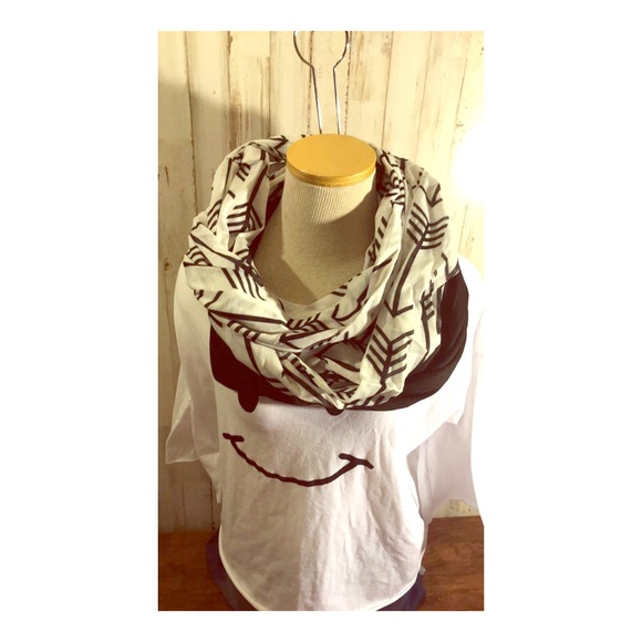 muaveutility Accessories - 2-pack infinity scarves with zipper pocket